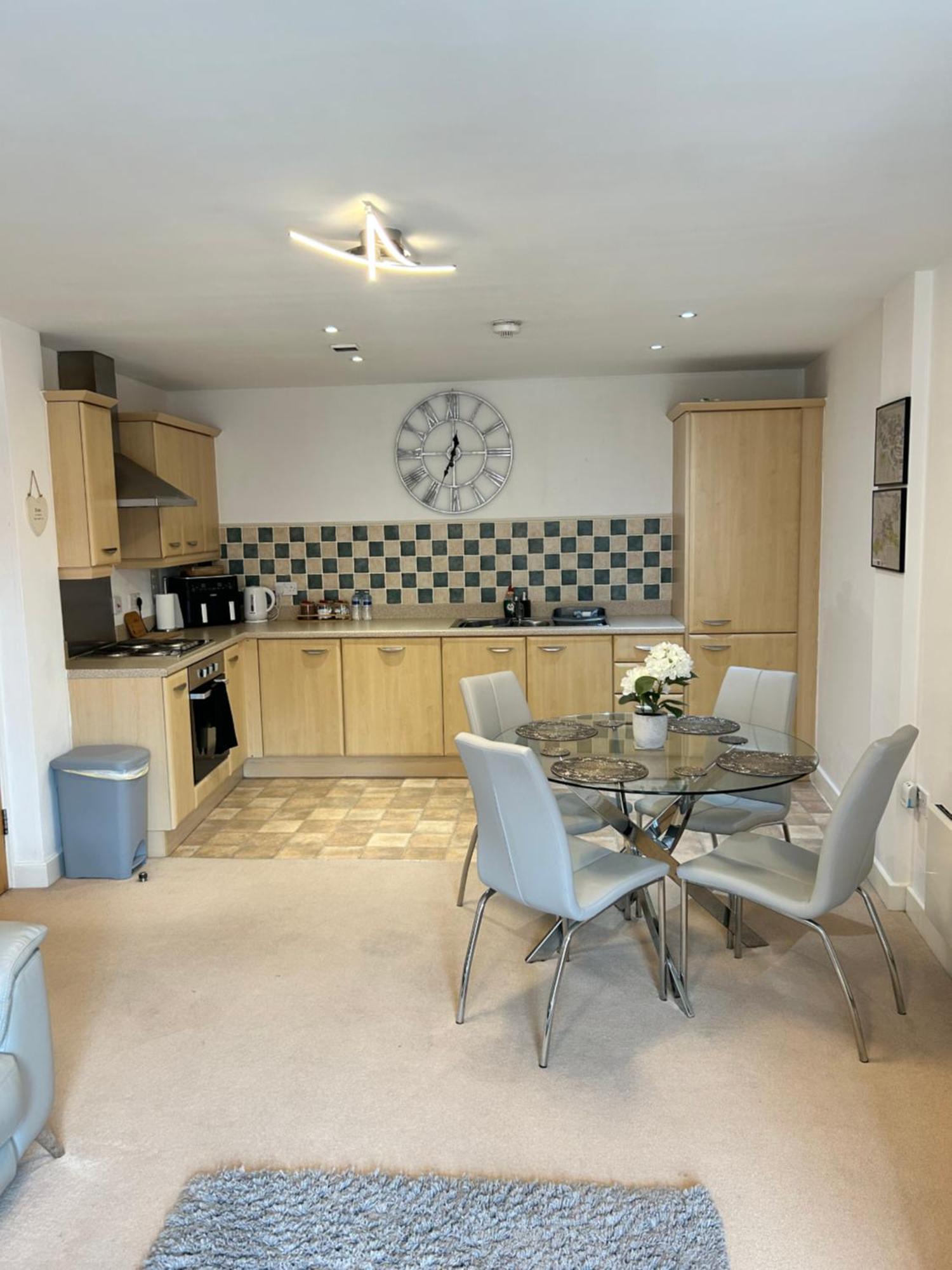 City Centre Apartment. Wrexham Exterior photo